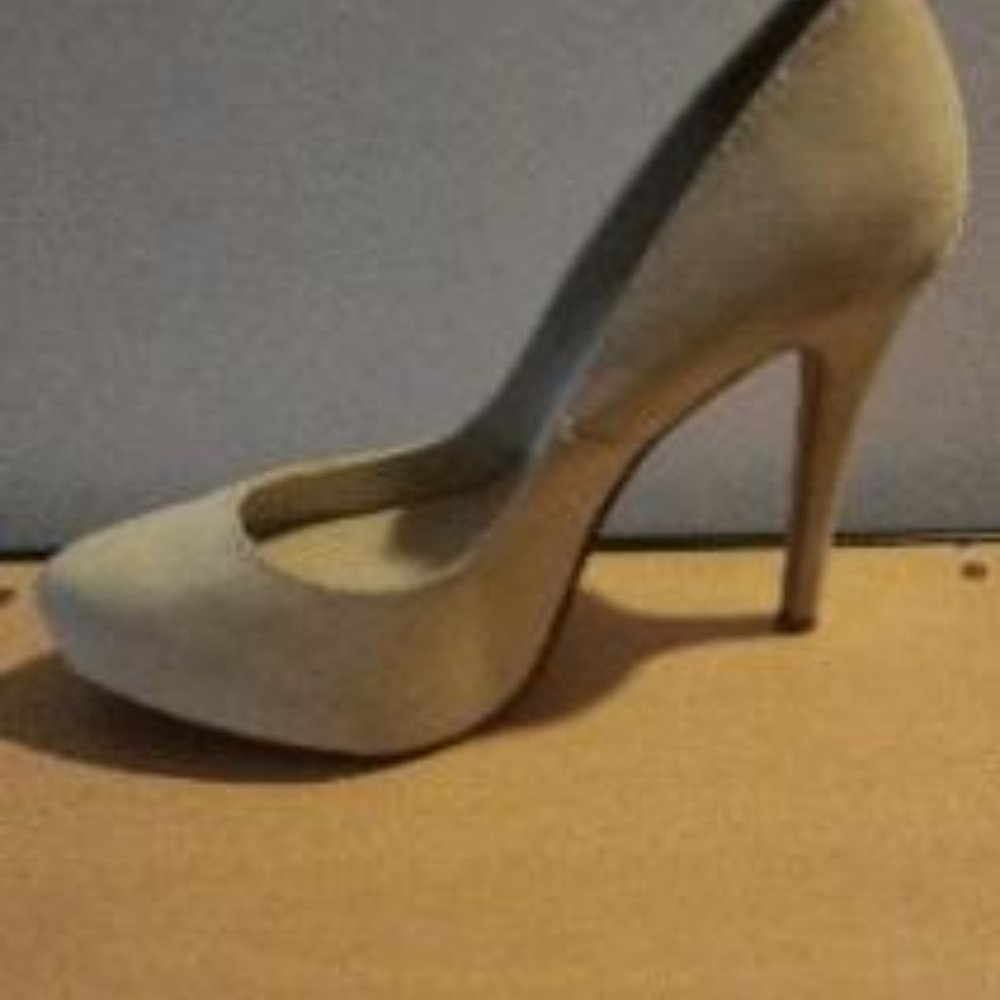 Shoes - Picture 4 of 5
